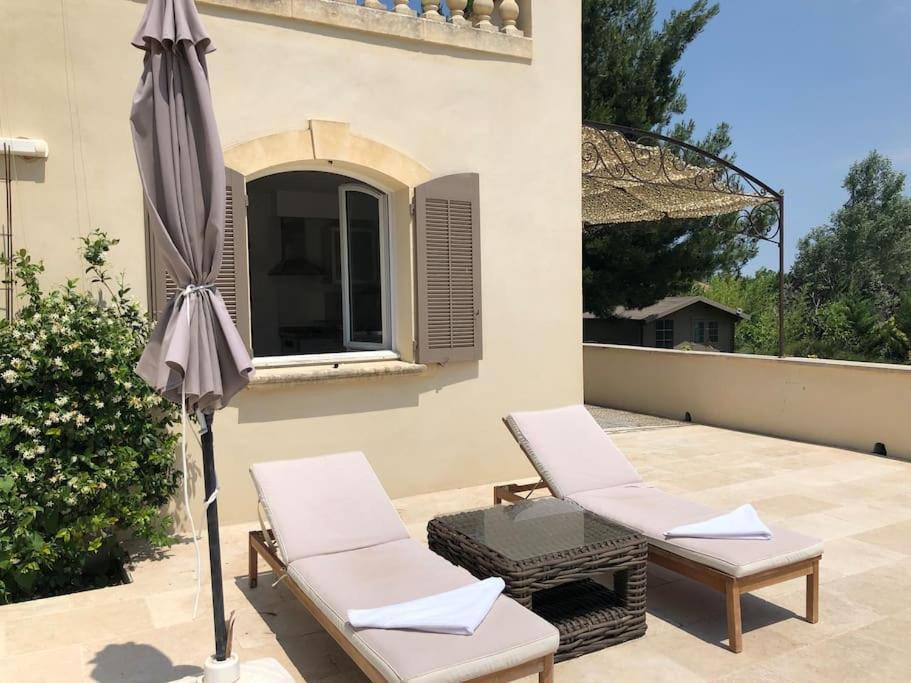Appartement Dans Bastide A Saint Remy De Provence Esterno foto