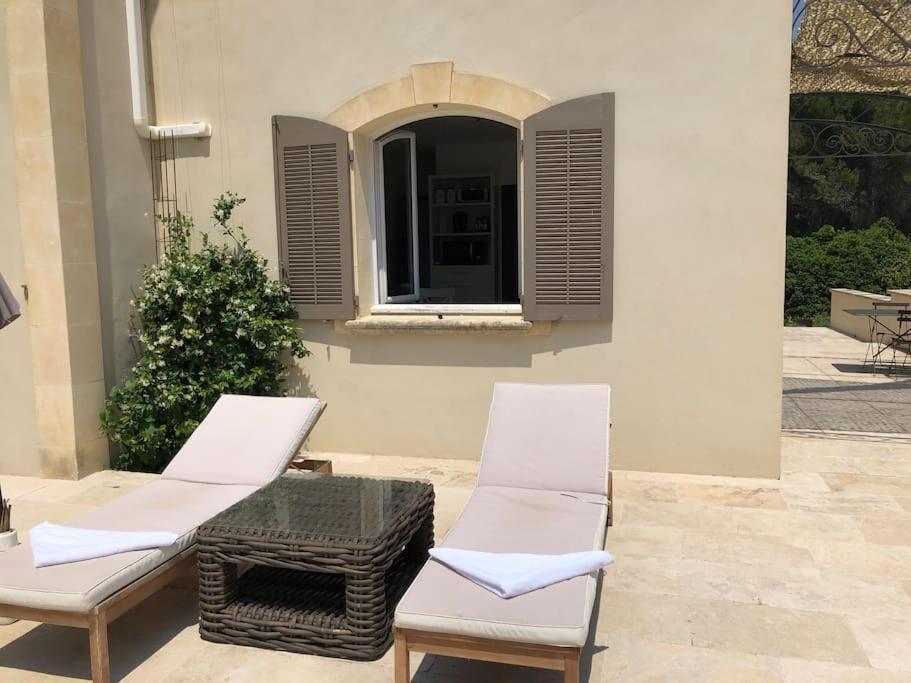 Appartement Dans Bastide A Saint Remy De Provence Esterno foto